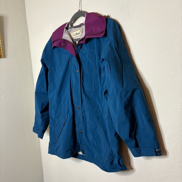 Vintage L.L. Bean Women's Blue and Purple  Rain Jacket Women's Small - Picture 3 of 11